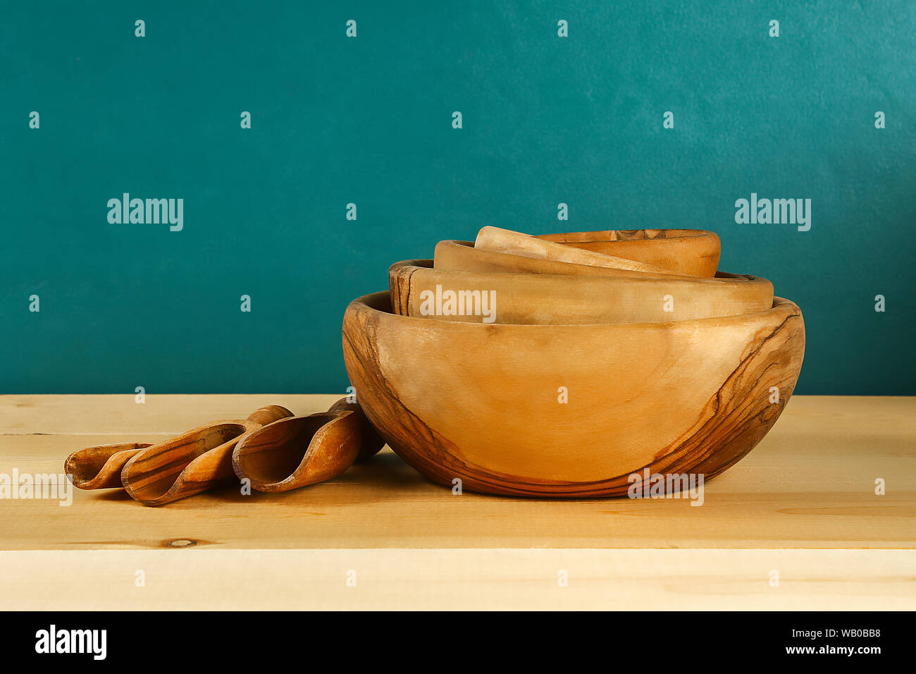 Set vintage wooden plates hi-res stock photography and images - Alamy
