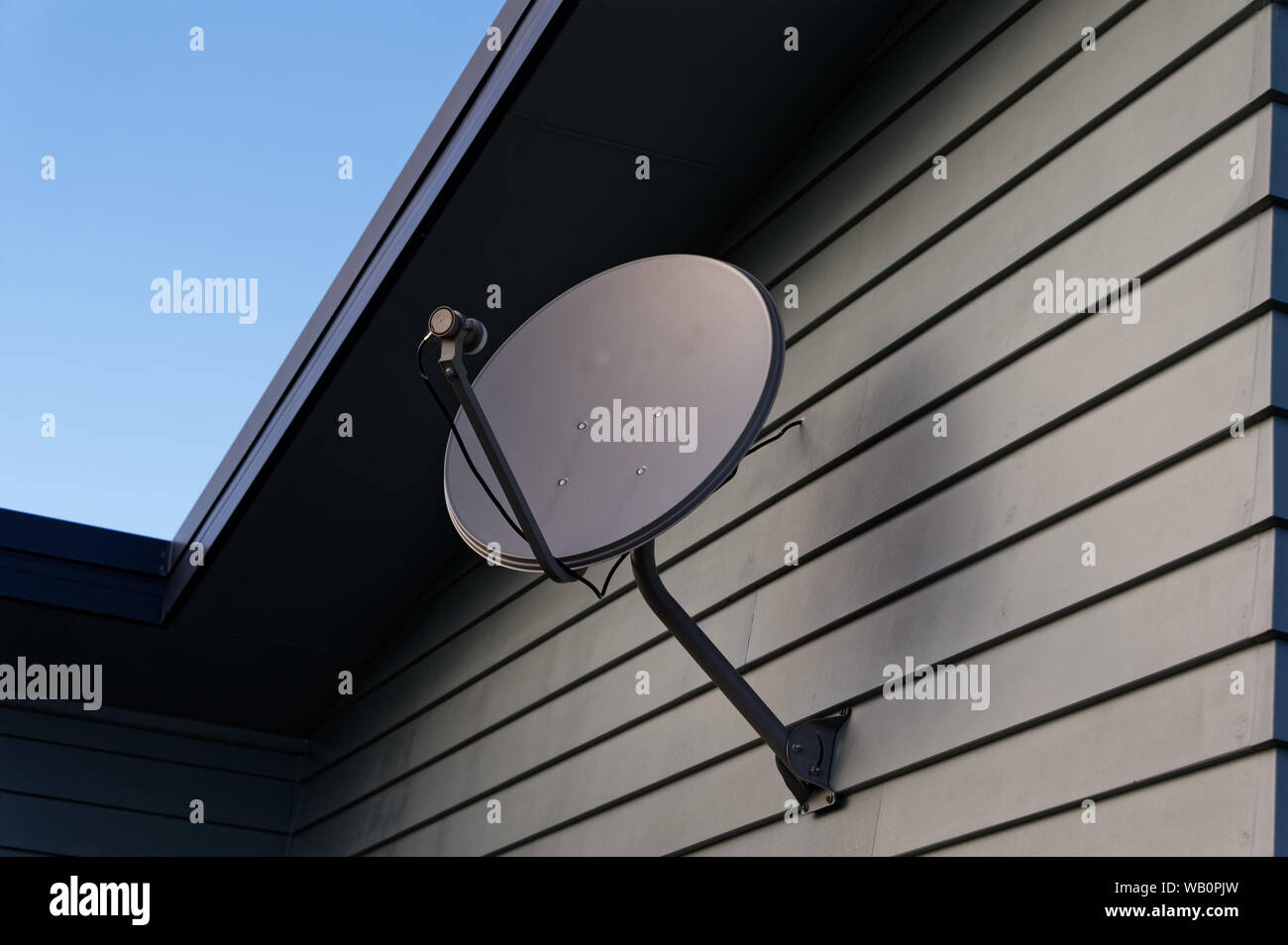 Parabolic dish hi-res stock photography and images - Alamy
