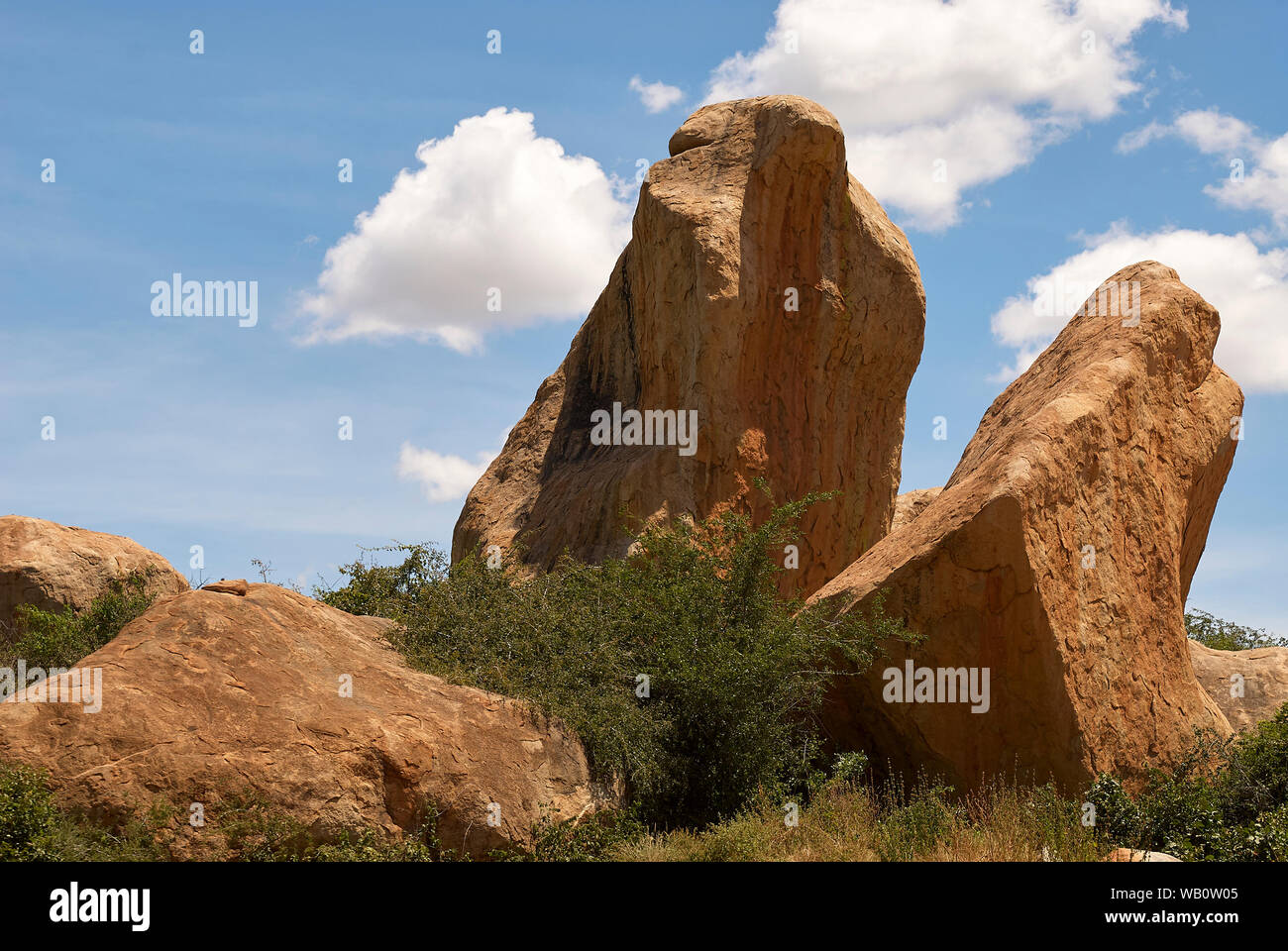 Rock formations along the Dodoma - Singida road in the Manyara-Dodoma rift segment of the East African Rift Valley, Tanzania Stock Photo