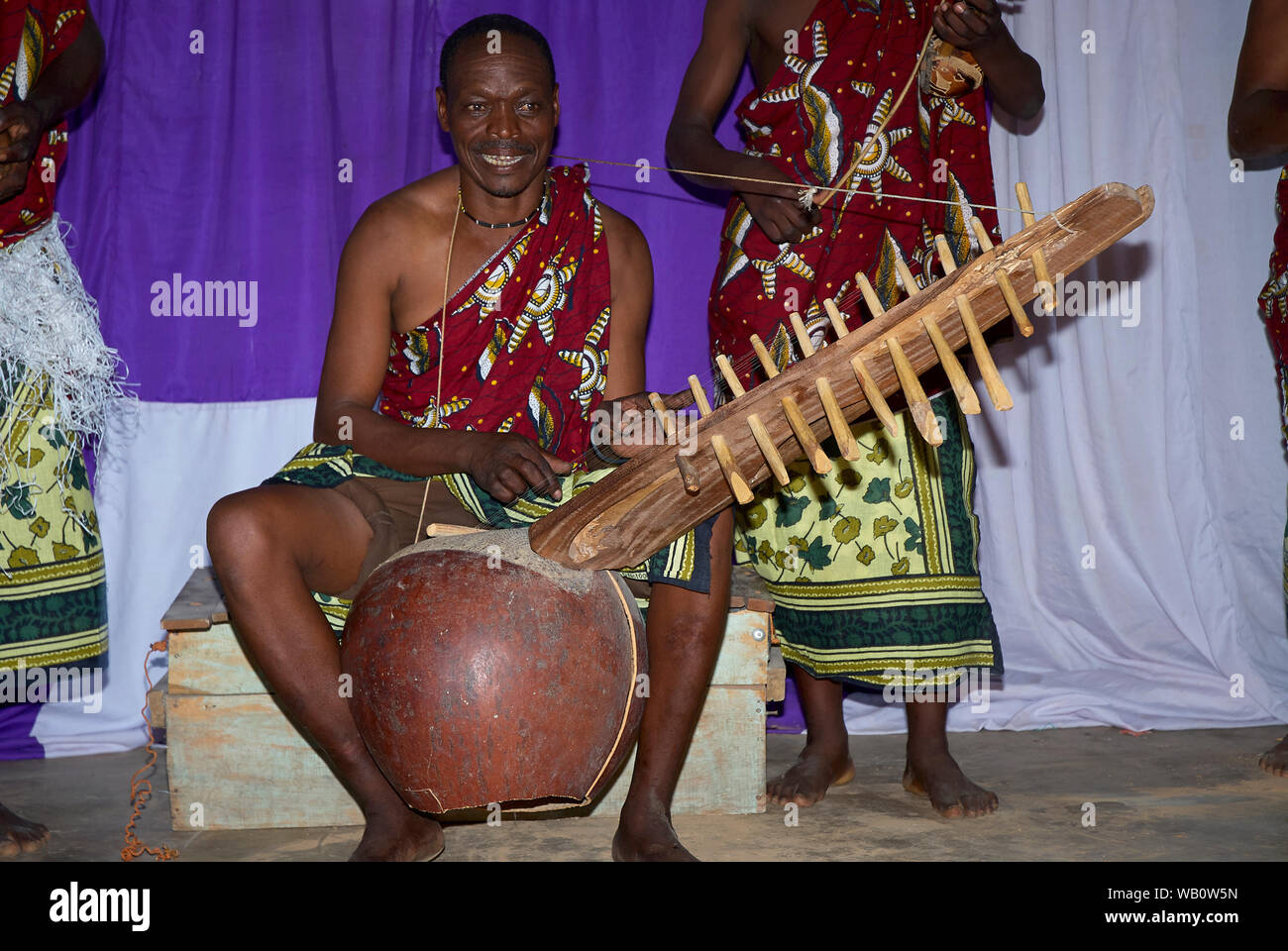 A Group Of Tanzanian Traditional Musicians Stock Photo Alamy a-group-of-tanzanian-traditional-musicians-stock-photo-alamy