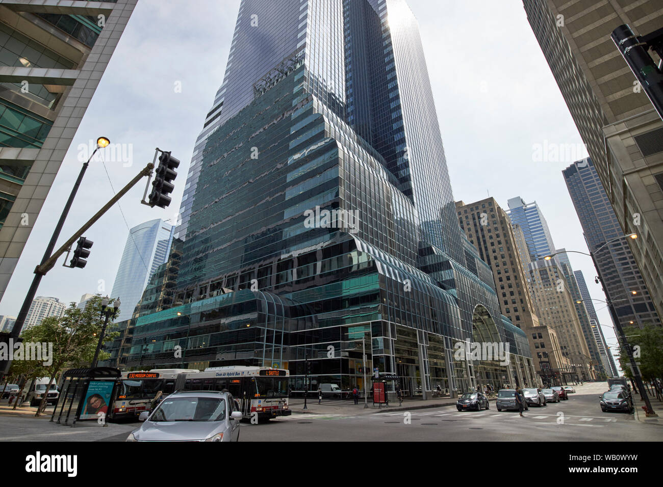 Accenture tower hi-res stock photography and images - Alamy