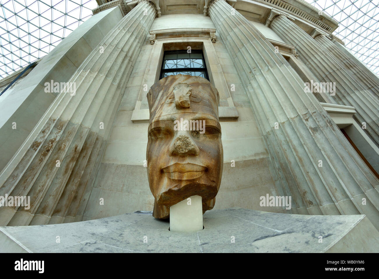 British Museum, Bloomsbury, London, England, UK. Great Court. Quartzite head of Egyptian pharaoh Amenhotep III (Thebes, c1400BC) Stock Photo