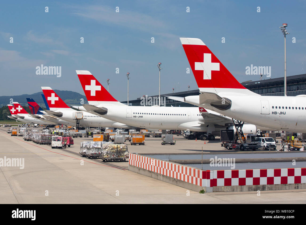 Vorfeld Flughafen Zürich (ZRH). 15.08.2019 Stock Photo