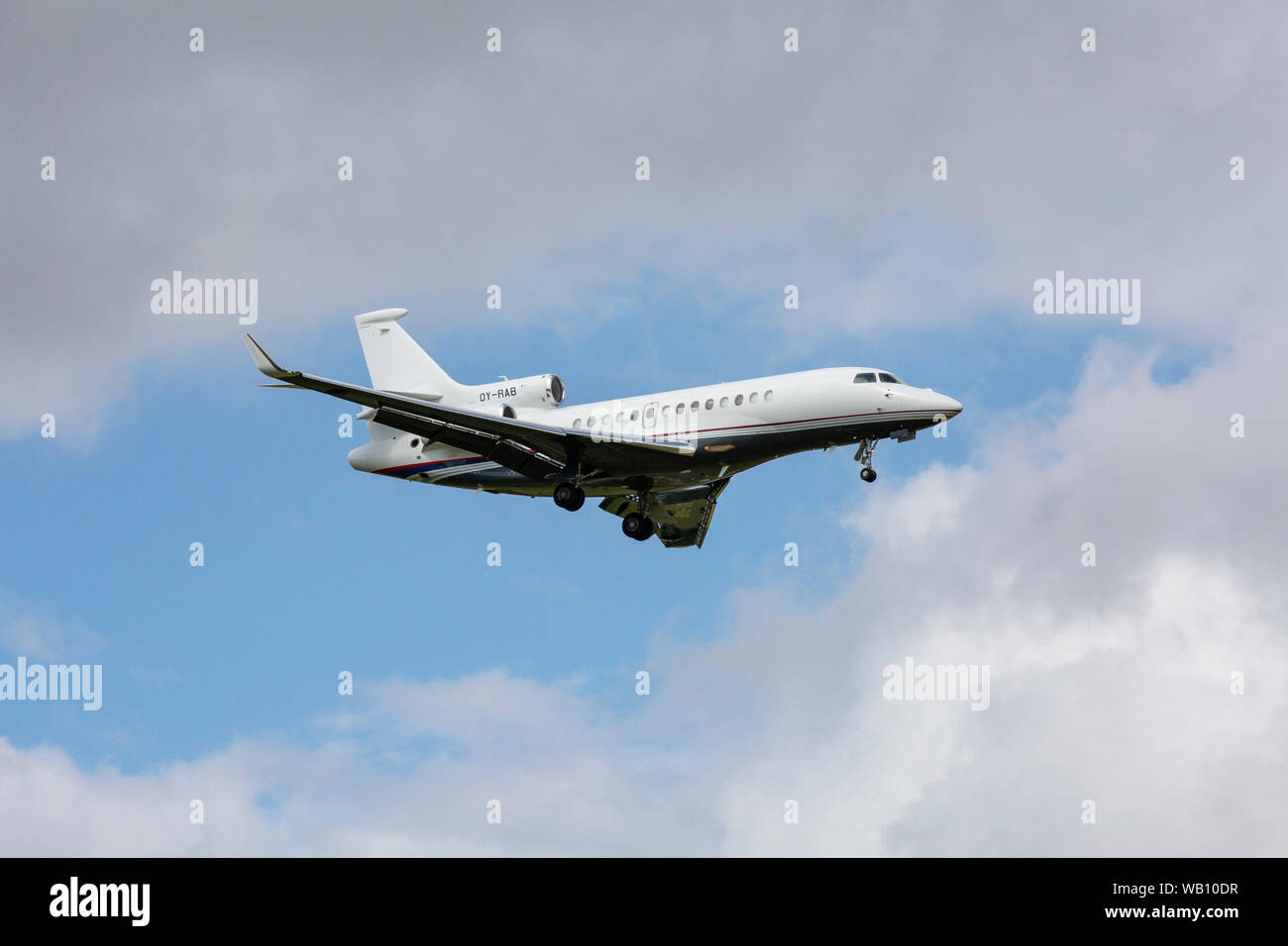 Air Alsie, Typ: Dassault Falcon 7X, Reg: OY-RAB beim Anflug zum Flughafen Zürich (ZRH). 15.08.2019 Stock Photo