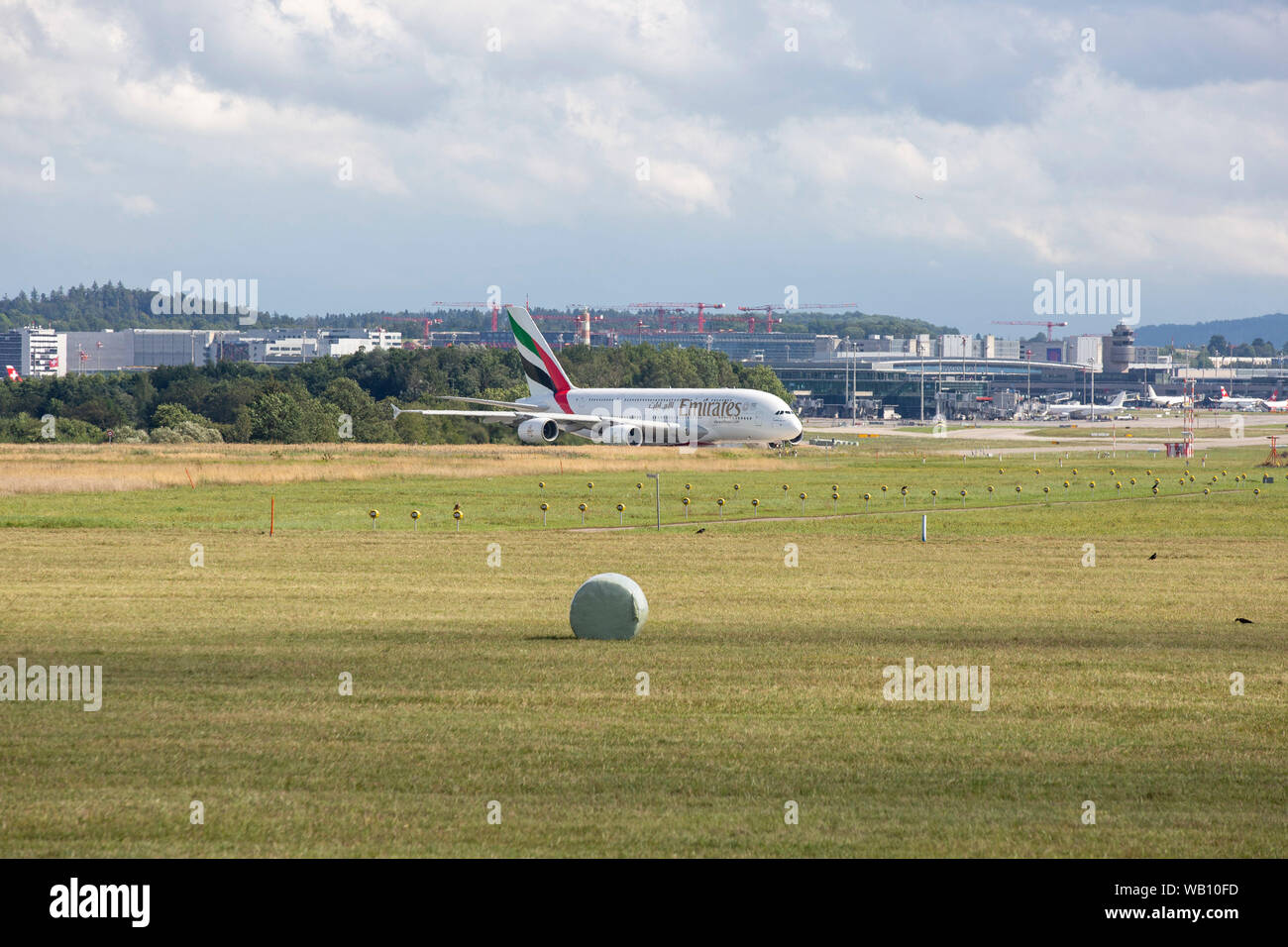 Emirates Airbus A380-800 beim Abflug vom Flughafen Zürich (ZRH). 15.08.2019 Stock Photo
