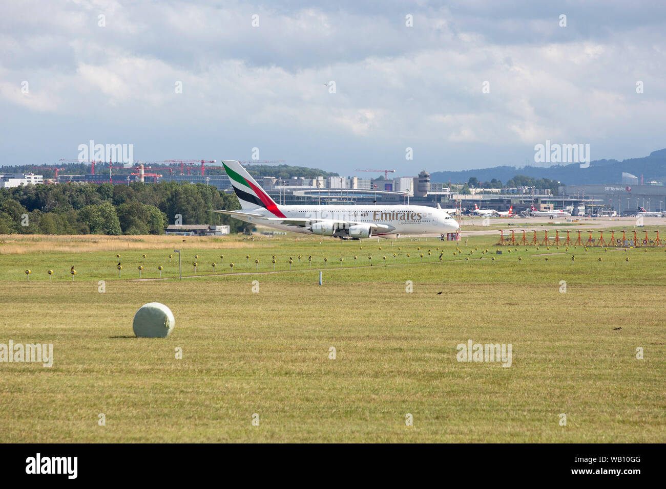 Emirates Airbus A380-800 beim Abflug vom Flughafen Zürich (ZRH). 15.08.2019 Stock Photo
