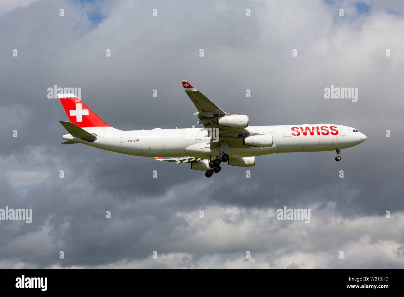 Airbus A340-313X, Reg: HB-JMI beim Anflug zum Flughafen Zürich (ZRH). 15.08.2019 Stock Photo