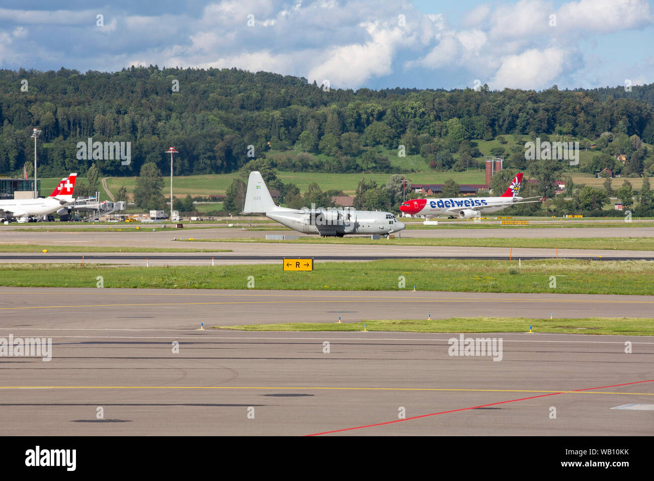 Swedish Air Force, Typ: Lockheed AC-130H Hercules, Reg: 848 am Flughafen Zürich (ZRH). 15.08.2019 Stock Photo