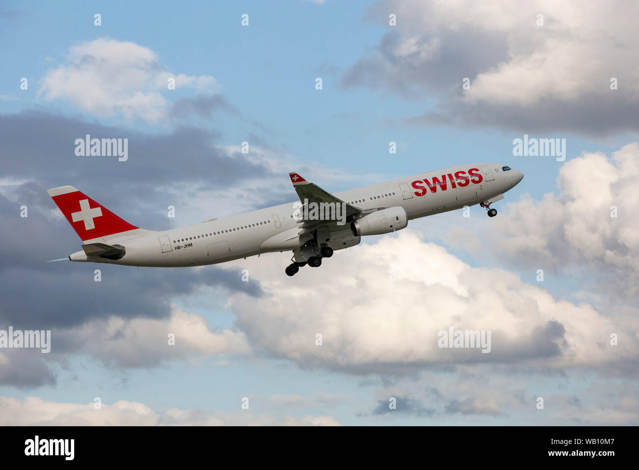 Airbus A330-343, Reg: HB-JHM beim Abflug vom Flughafen Zürich (ZRH). 15.08.2019 Stock Photo