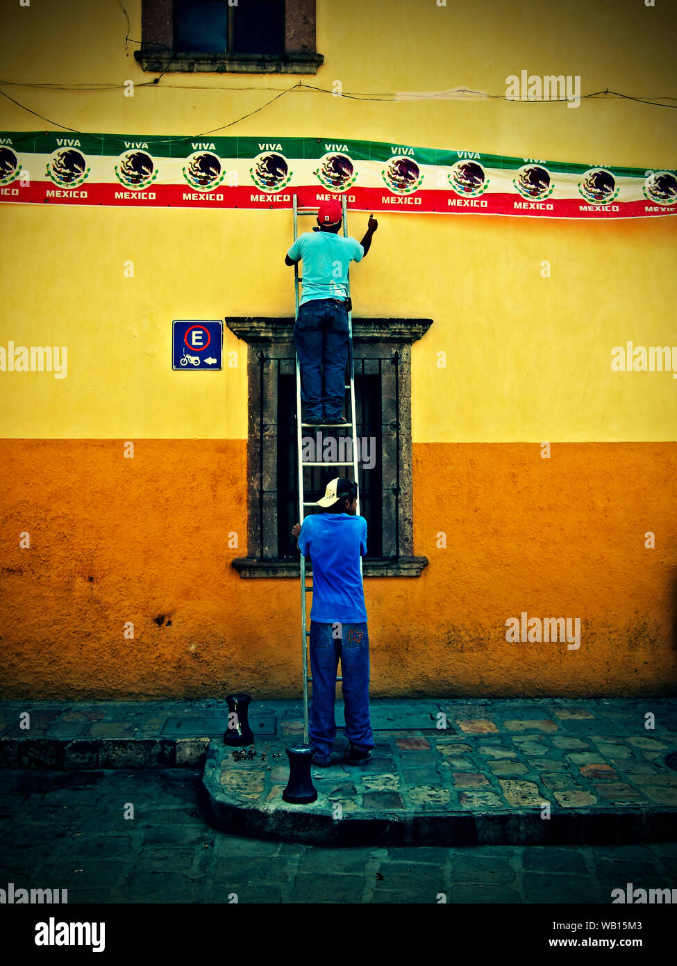 House and shop fronts, San Miguel de Allende, Mexico Stock Photo