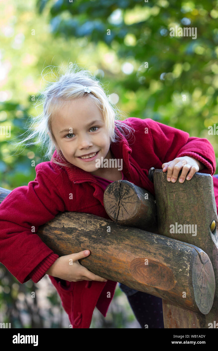 Autumn portrait smiling girl hi-res stock photography and images - Alamy
