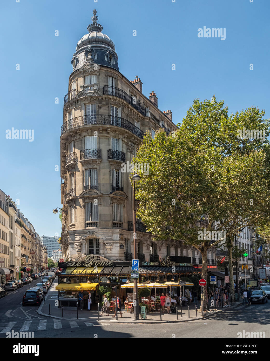 Cafe Le Dome Paris High Resolution Stock Photography And Images Alamy