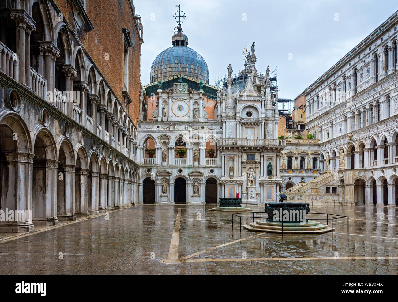 The courtyard of the Doge's Palace (Palazzo Ducale), Venice, Italy Stock Photo
