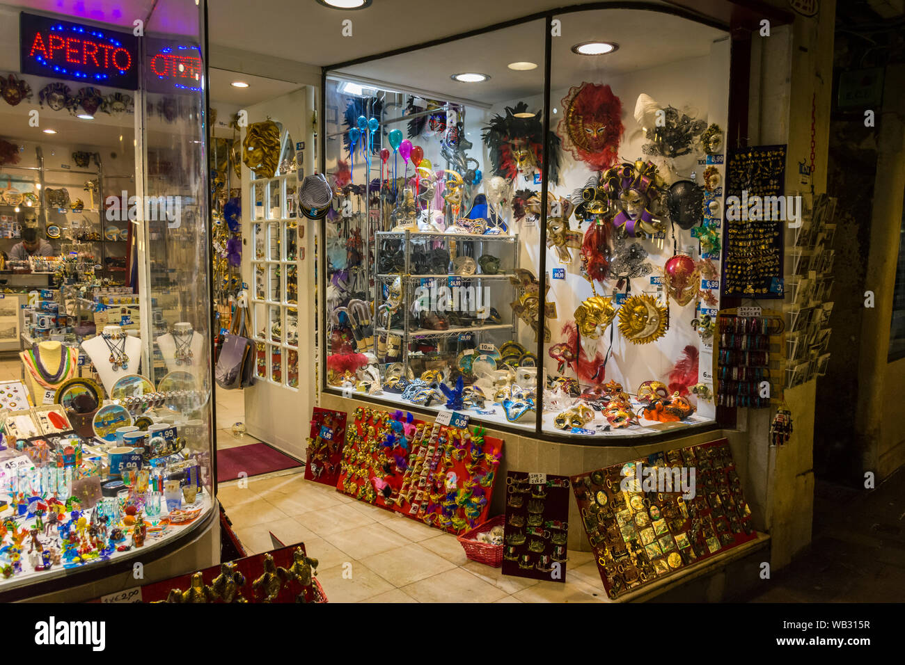 Souvenirs in venice italy hires stock photography and images Alamy