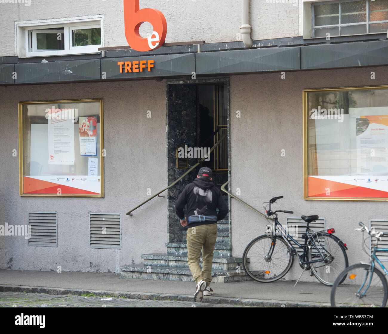 Augsburg, Germany. 16th July, 2019. A man enters the addict's rendezvous. The Social Service of Catholic Men (Sozialdienst katholischer Männer, SKM), together with the drug help service, runs the 'Subject' point at Oberhauser Bahnhof. Credit: Stefan Puchner/dpa/Alamy Live News Stock Photo