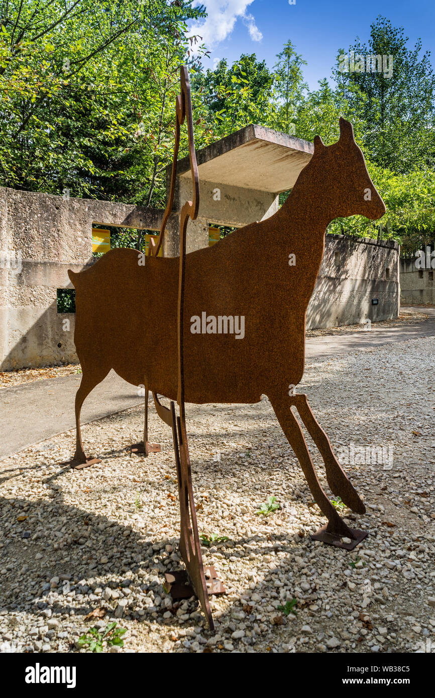 Metal sculpture of animal at 'Roc-aux-Sorciers' - Angles-sur-l'Anglin, Vienne, France. Stock Photo