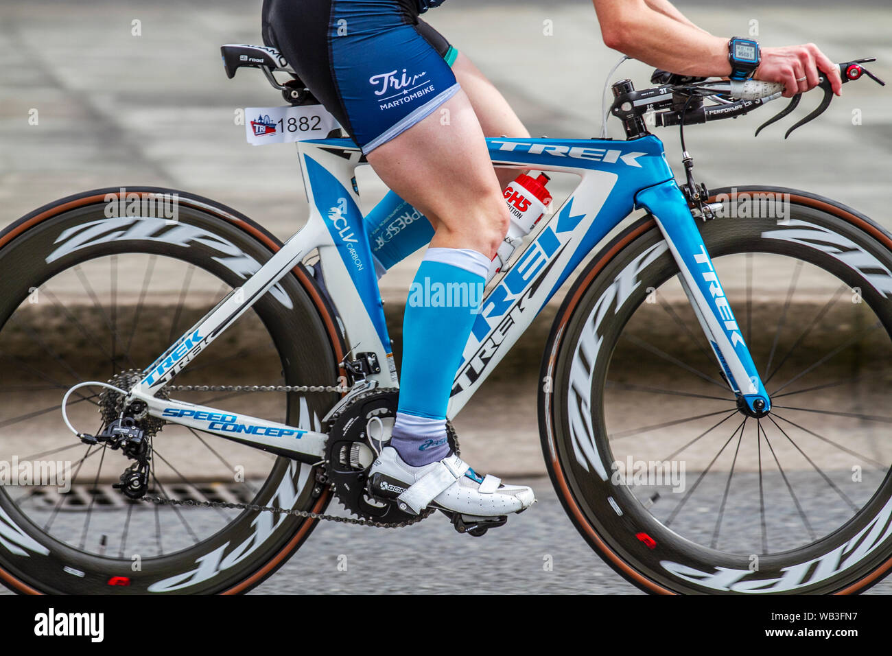 trek road bike wheels