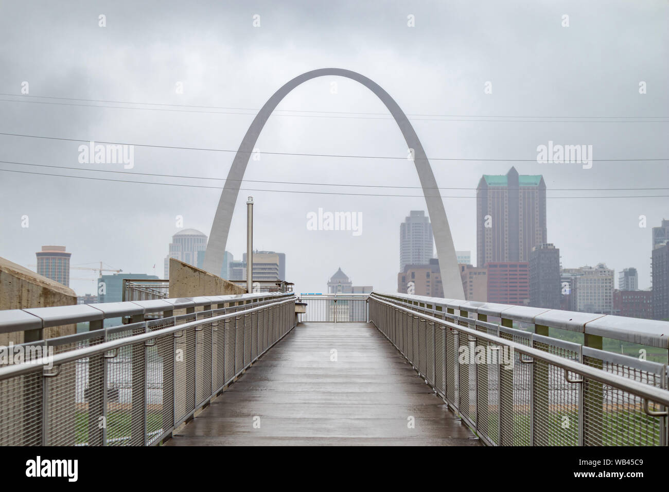 Saint Louis gateway arch and skyline, Missouri, US of America, cloudy spring day. Observation deck Stock Photo