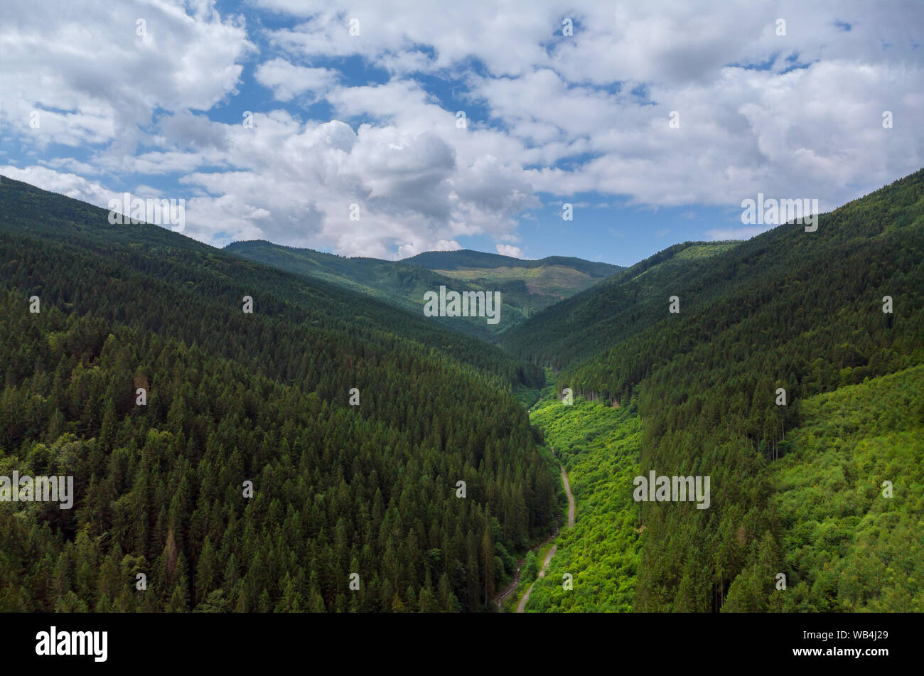 Aerial view mountains 4k hi-res stock photography and images - Alamy