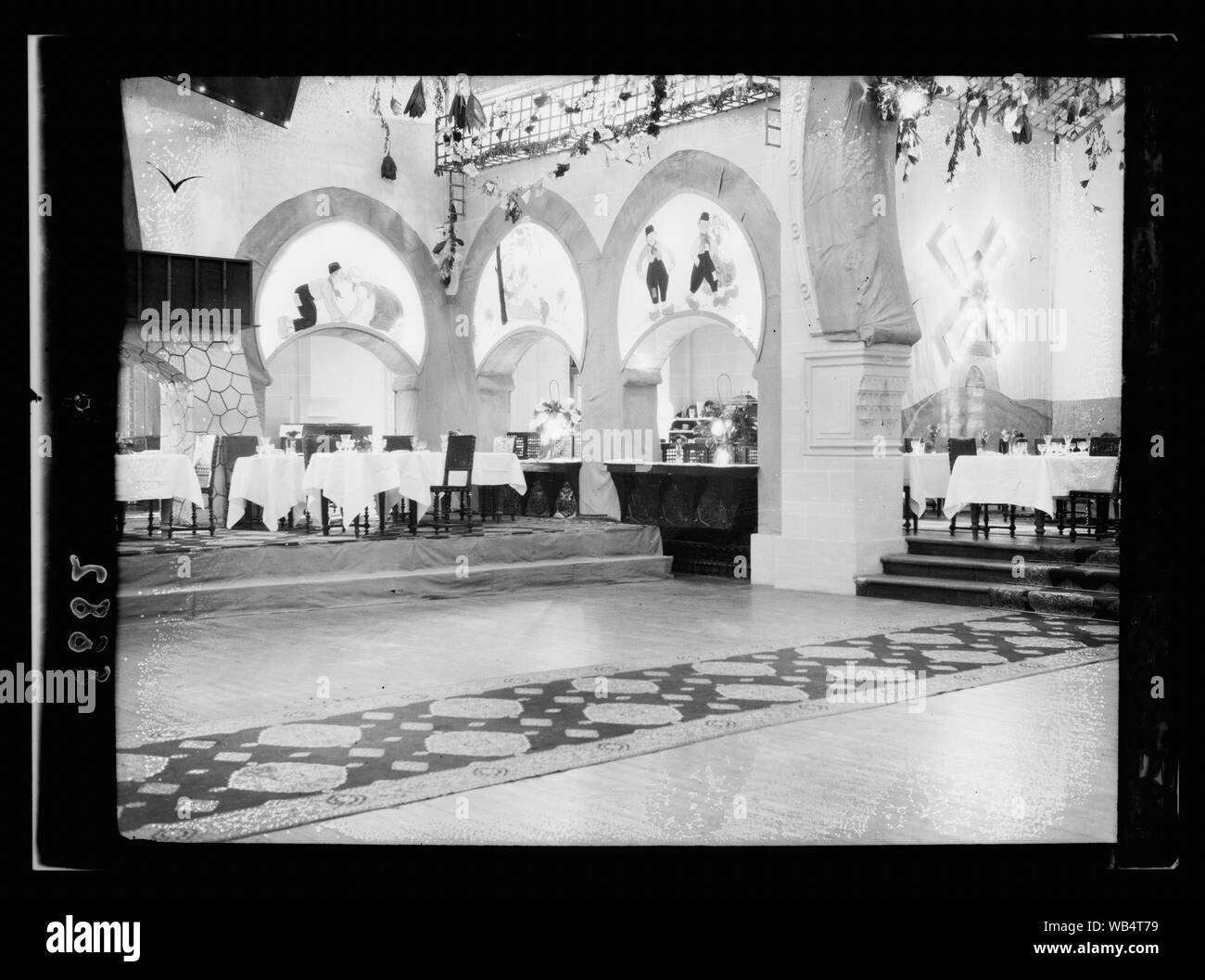 Egypt. Cairo. Hotels. Mena House. In the dining hall Abstract/medium: G. Eric and Edith Matson Photograph Collection Stock Photo