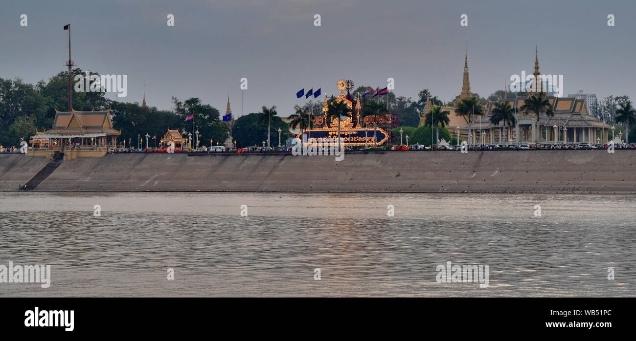 Phnom Penh Royal Palace and square from Mekong river, Cambodia Stock Photo