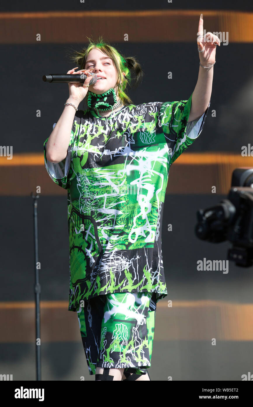 Billie eilish concert 2019 hi-res stock photography and images - Alamy