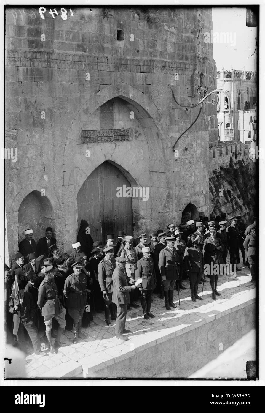 Entry of Field Marshall Allenby, Jerusalem, December 11, 1917. Haddad Bey reading the proclamation in Arabic Abstract/medium: G. Eric and Edith Matson Photograph Collection Stock Photo