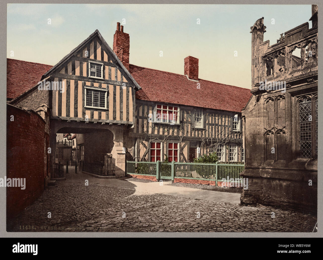 Evesham, Abbot Reginald's gateway & old vicarage Abstract/medium: 1 photomechanical print : photochrom. Stock Photo
