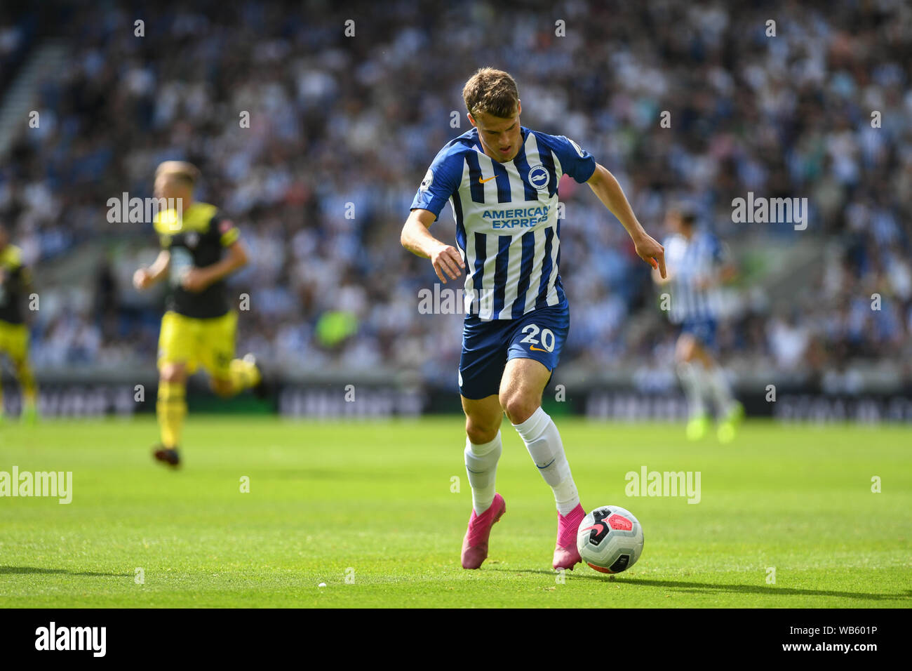24th August 2019, American Express Community Stadium, Brighton, England; Premier League Football, Brighton vs Southampton ; Solly March (20) of Brighton runs with the ball  Credit: Phil Westlake/News Images  Premier League/EFL images are subject to DataCo Licence Stock Photo