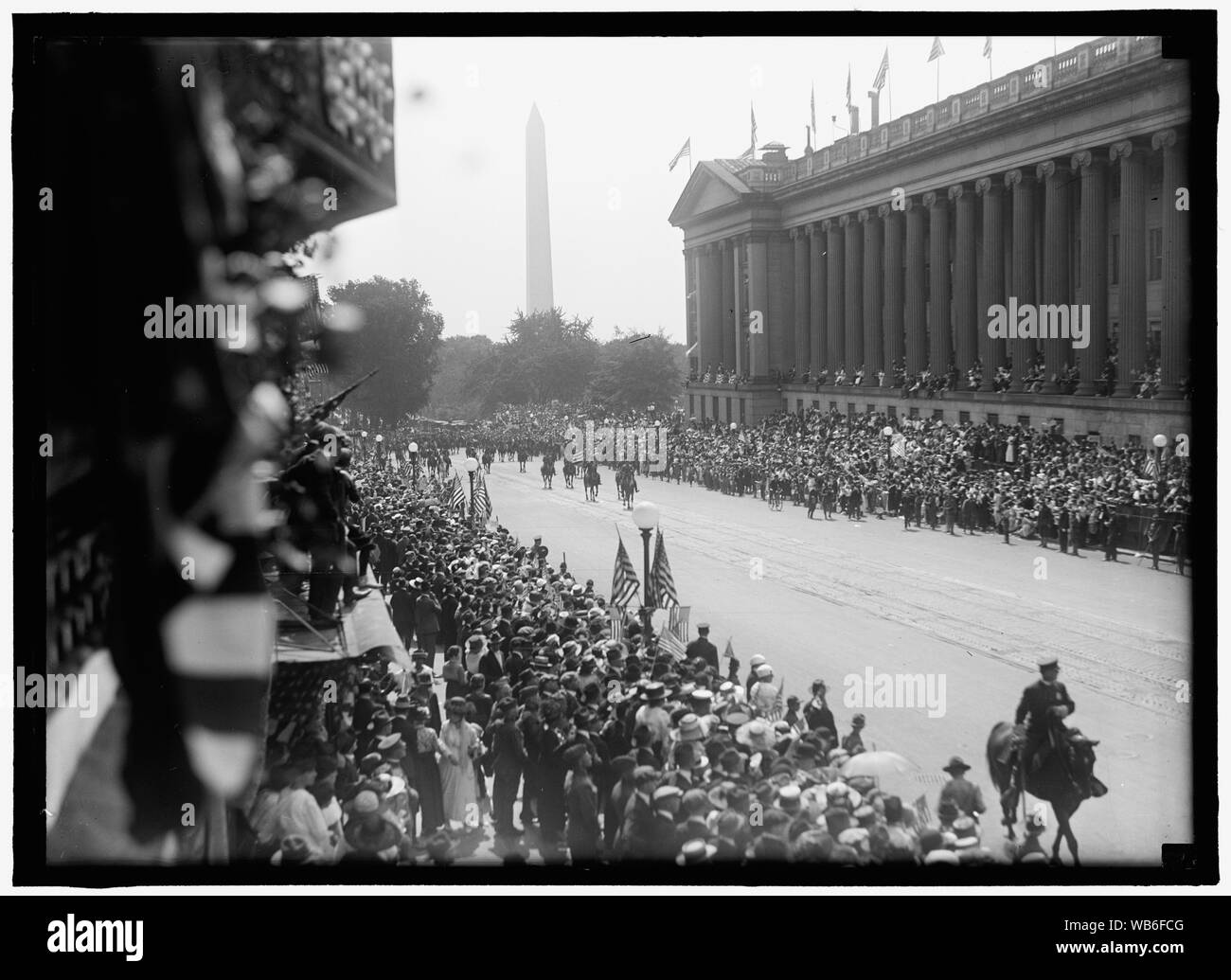 American troops in formation Black and White Stock Photos & Images - Alamy