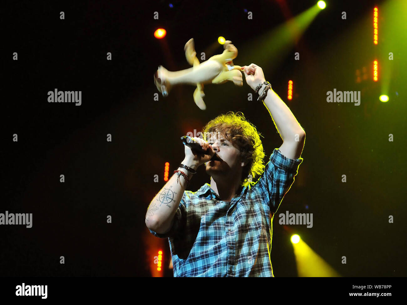 Guest vocalist hi-res stock photography and images - Alamy