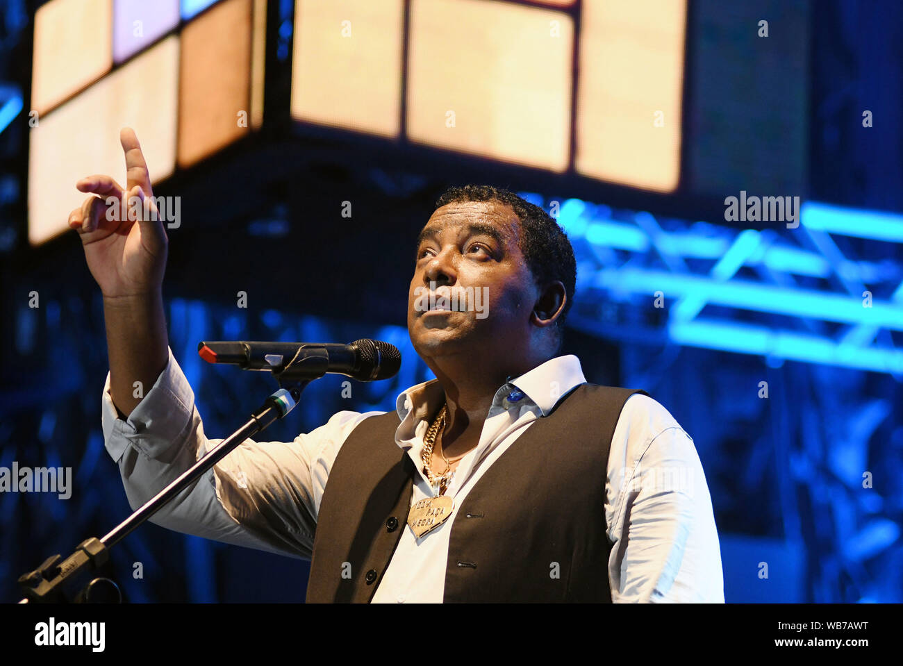 Rio de Janeiro, Brazil, December 8, 2018. Cantor Luiz Carlos of the group of samba and pagode Raça Negra, during show in the Maracanãzinho stadium. Stock Photo