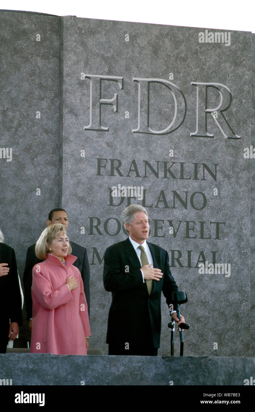 First Lady Hillary Clinton and President Bill Clinton at the 1997 dedication of the Franklin Delano Roosevelt Memorial in Washington, D.C Stock Photo