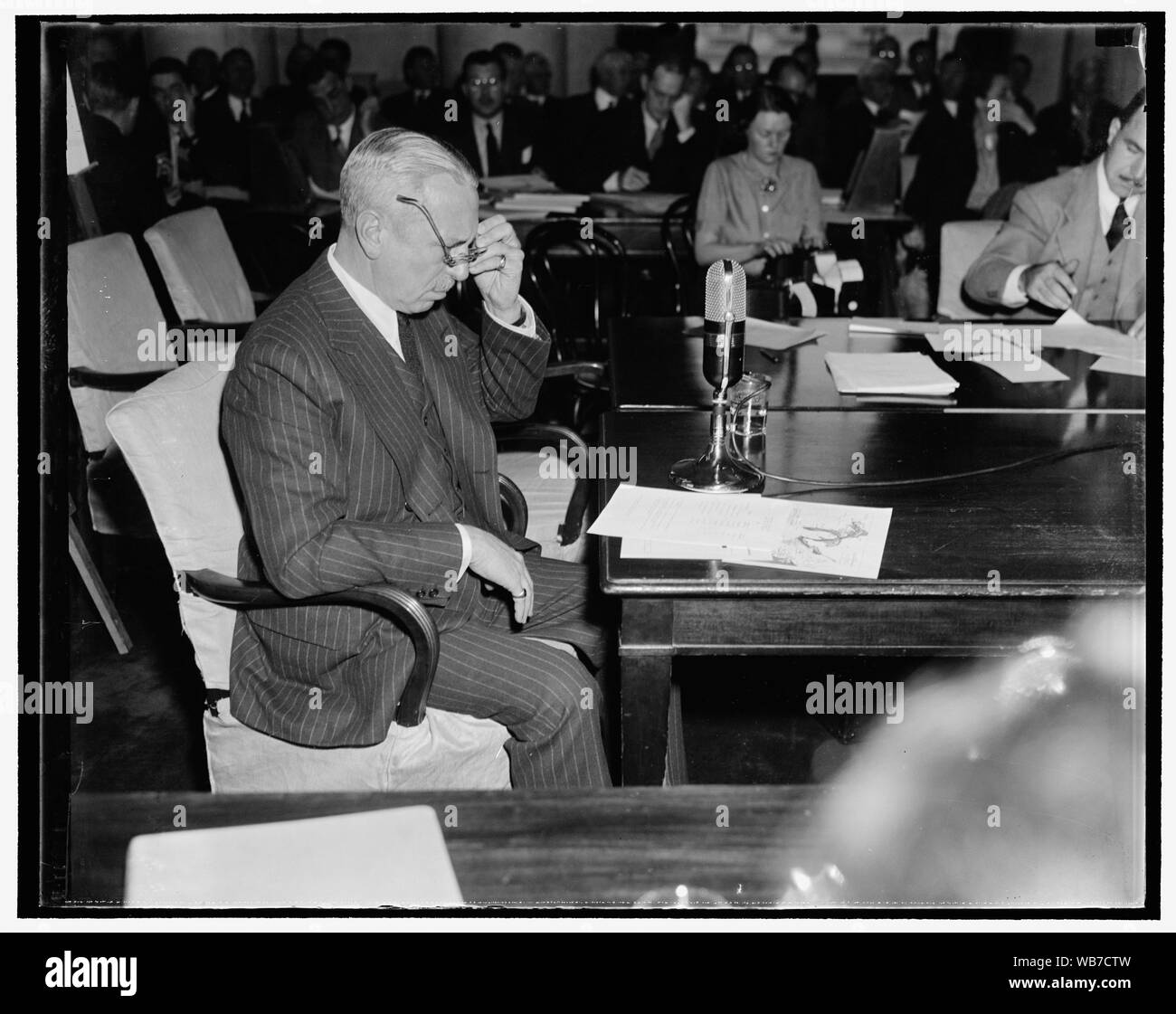 Witness Before Committee 21 area Cut Out Stock Images & Pictures - Alamy