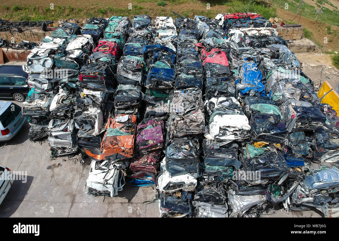 Car recycling hi-res stock photography and images - Alamy