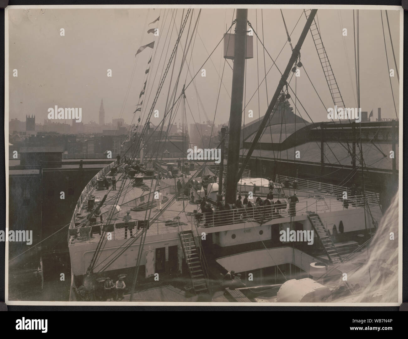 Fore deck of White Star Steamship Olympic at dock in New York Harbor Abstract/medium: 1 photographic print ; 27 x 25 cm. Stock Photo