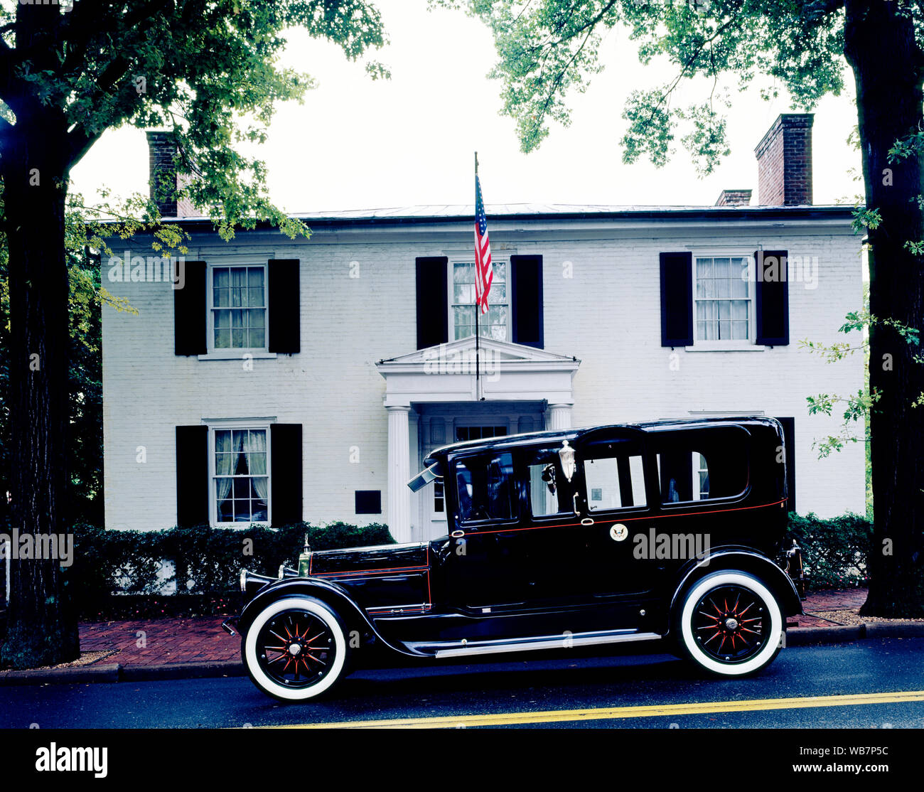 Former President Woodrow Wilson's birthplace in Staunton, Virginia, with his original car parked out front Stock Photo
