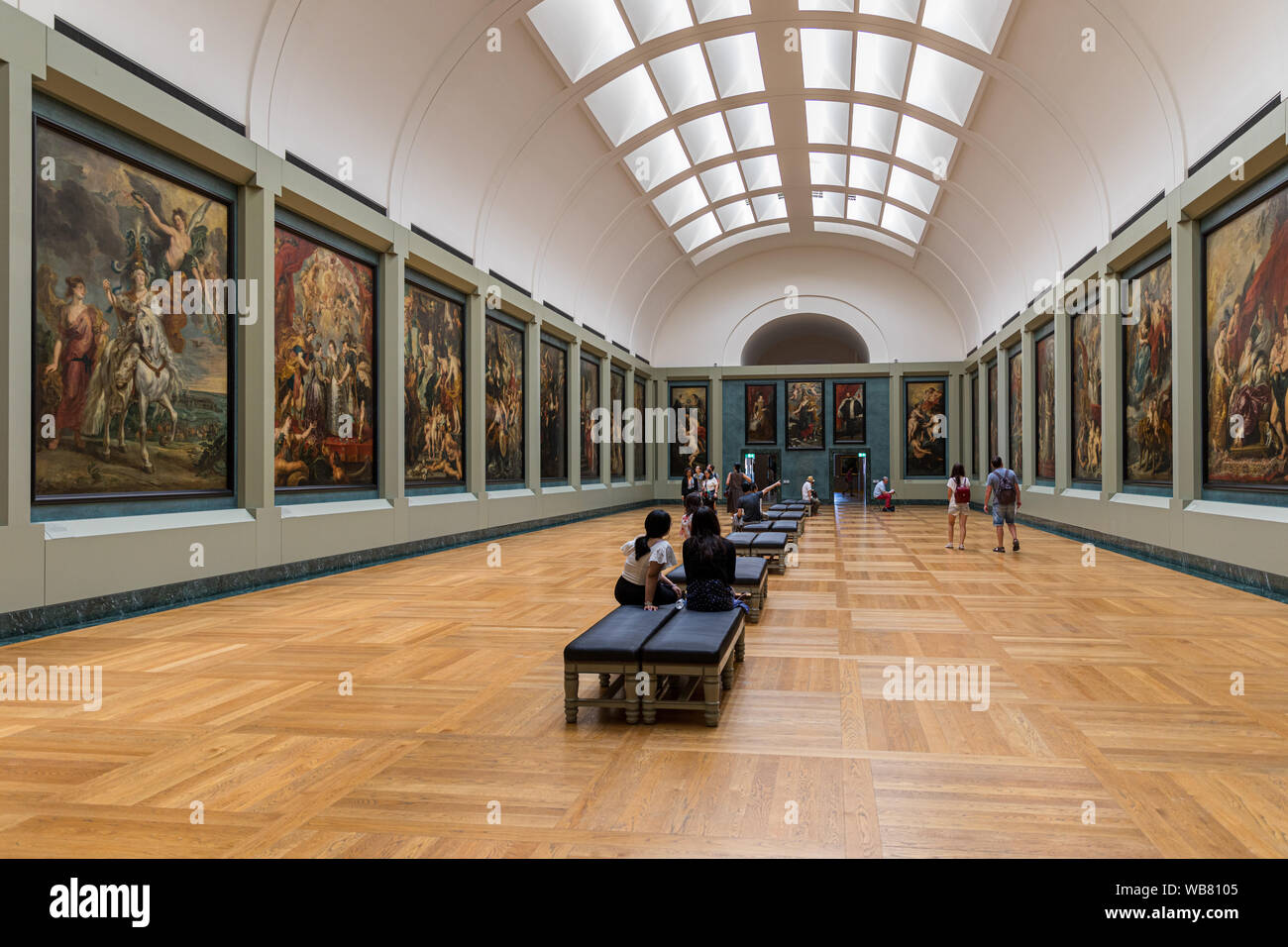 Paris France July 6 2018 Many People Appreciate Paintings And