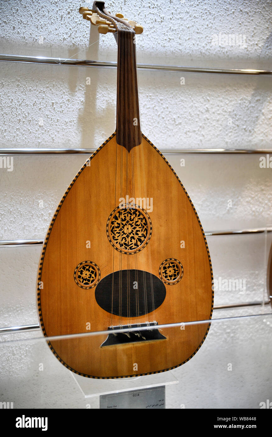 Iranian instrument hi-res stock photography and images - Alamy