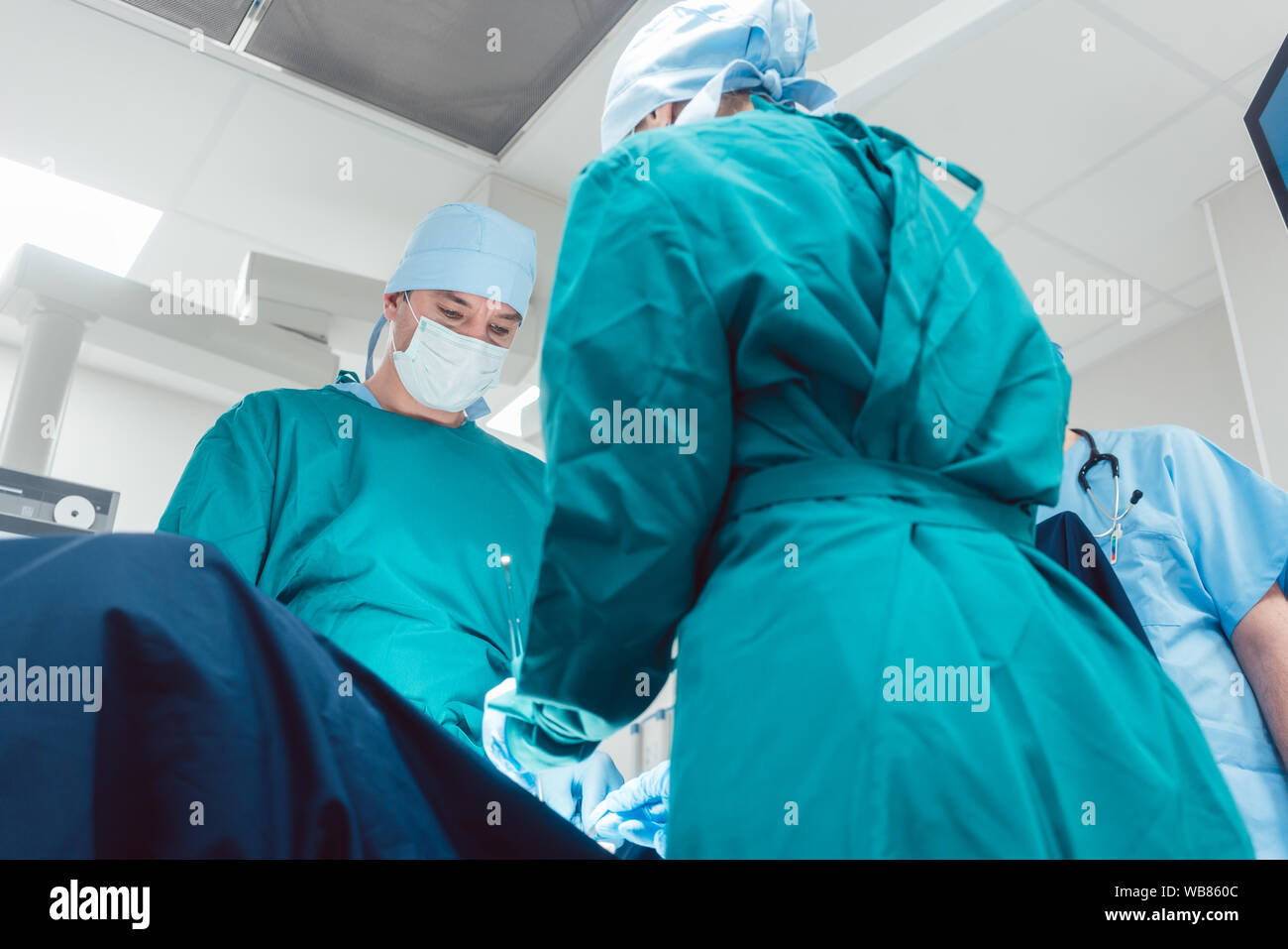 medical-doctors-performing-operation-in-hospital-stock-photo-alamy