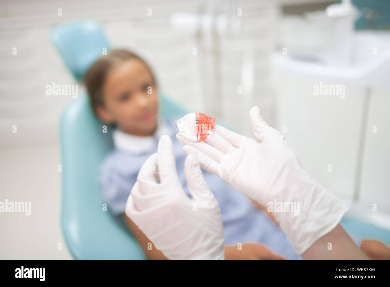 who wears white gloves