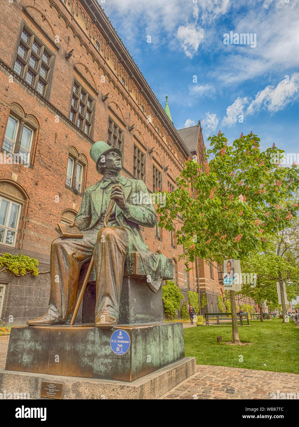 Copenhagen, Denmark - 1 May 2019 - Bronze statue of Hans Christian Andersen  by sculptor Henry Luckow-Nielsen next to City Hall in Kopenhagen Stock Photo