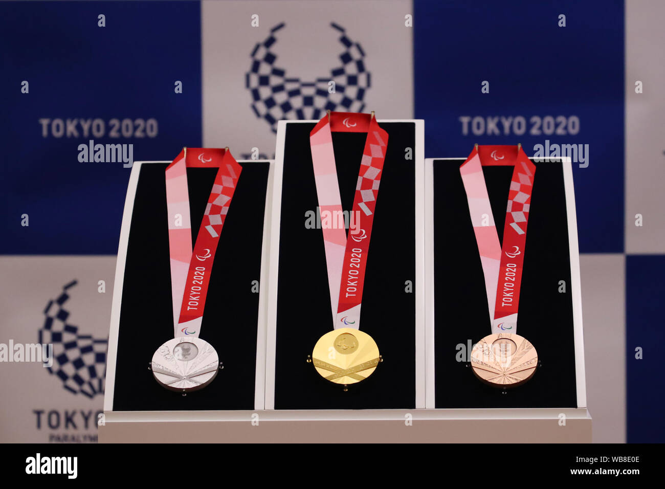 Tokyo 2020 Paralympic Medals - Photos & Medal Design