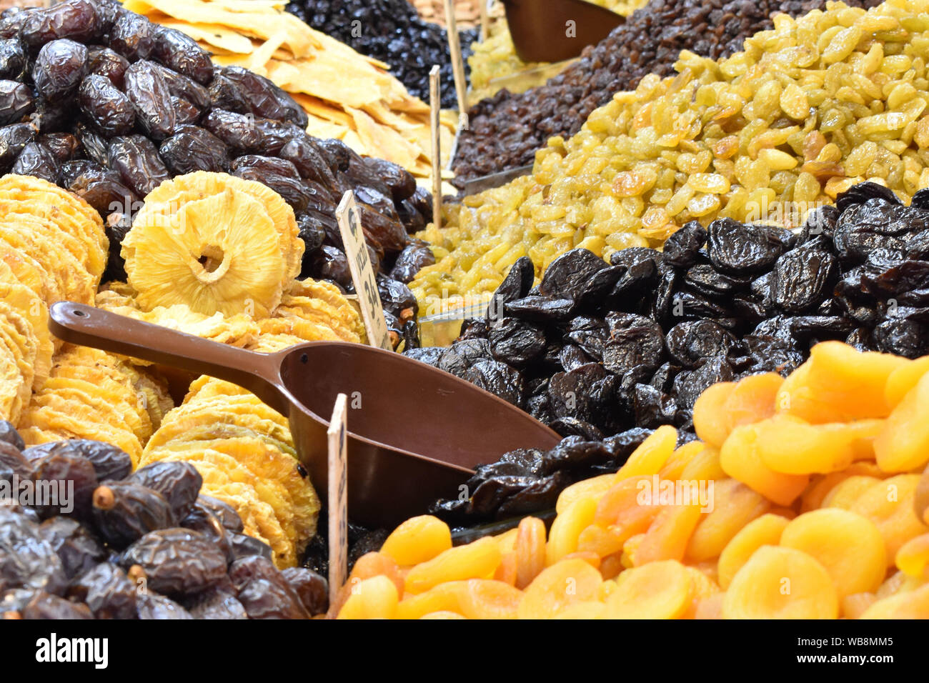 Bulk dried apricots hires stock photography and images Alamy