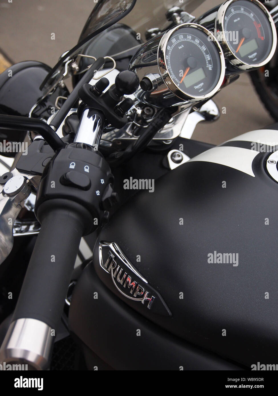 triumph roadster motorcycle