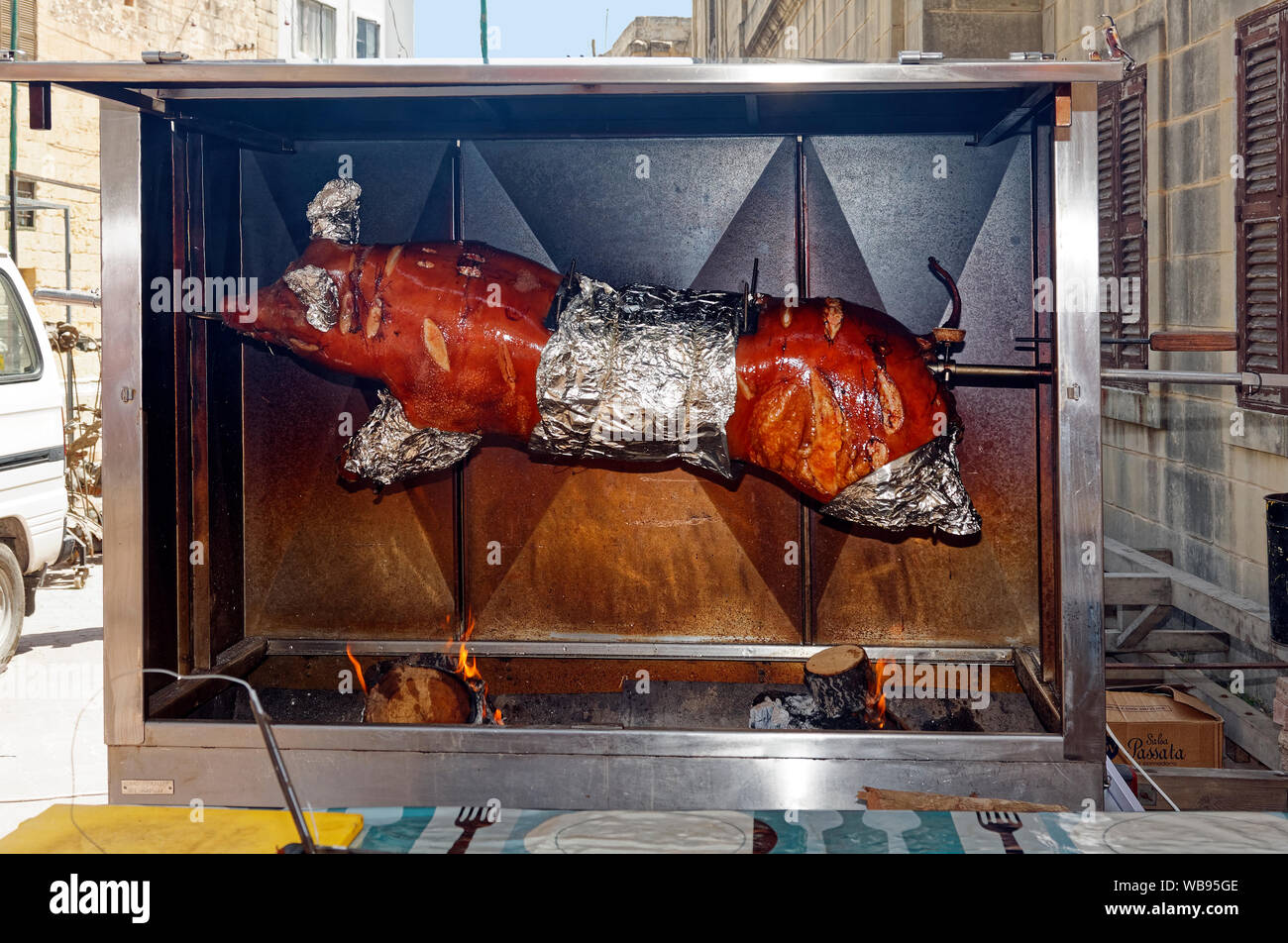 Roasting Pig High Resolution Stock Photography And Images Alamy