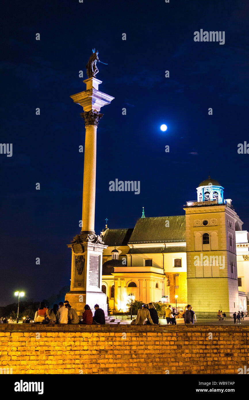 Sigismund's Column in the old town's Castle Square at night, Warsaw, Poland Stock Photo