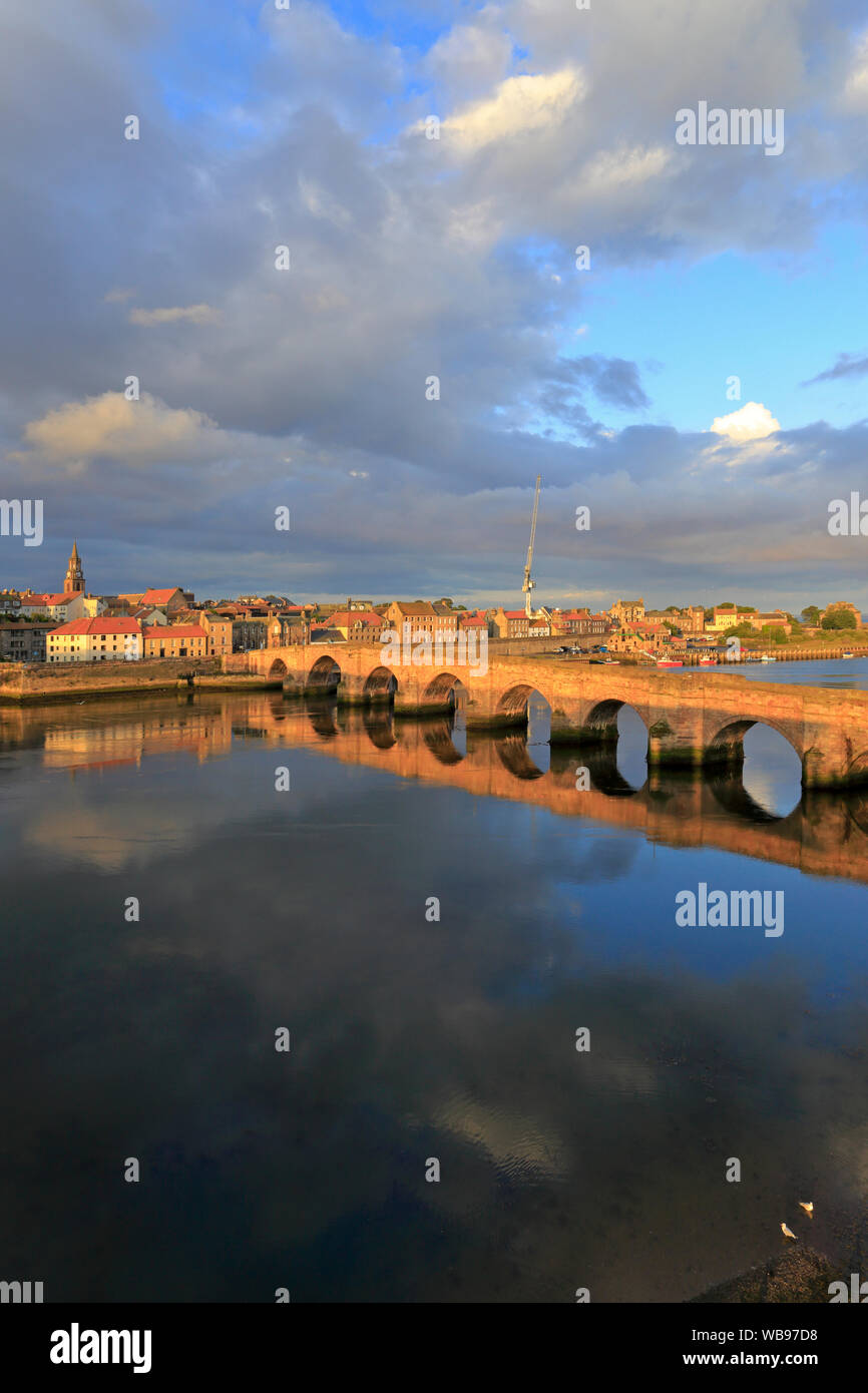 Sunset on the Old Bridge and Bridge End from the Royal Tweed Bridge, Berwick upon Tweed, Northumberland, England, UK. Stock Photo