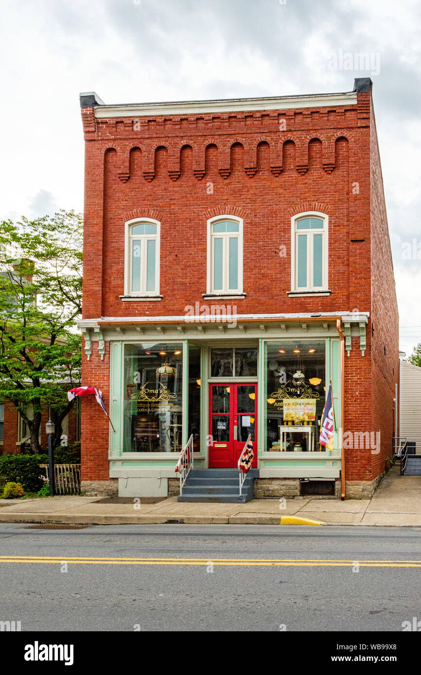Omas Antique Emporium, 315 Chestnut Street, Mifflinburg, Pennsylvania