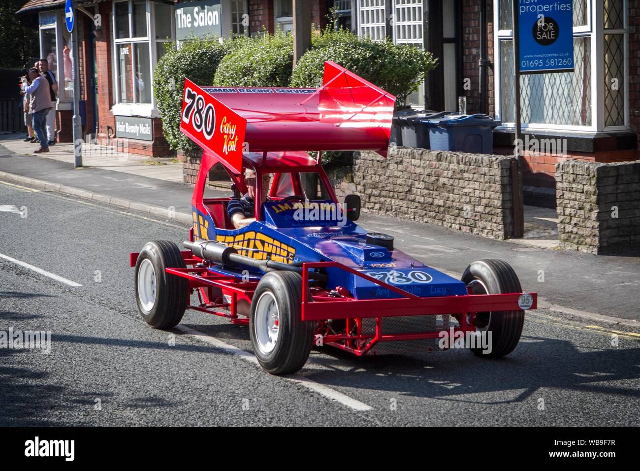 Stock cars racing around track hires stock photography and images Alamy